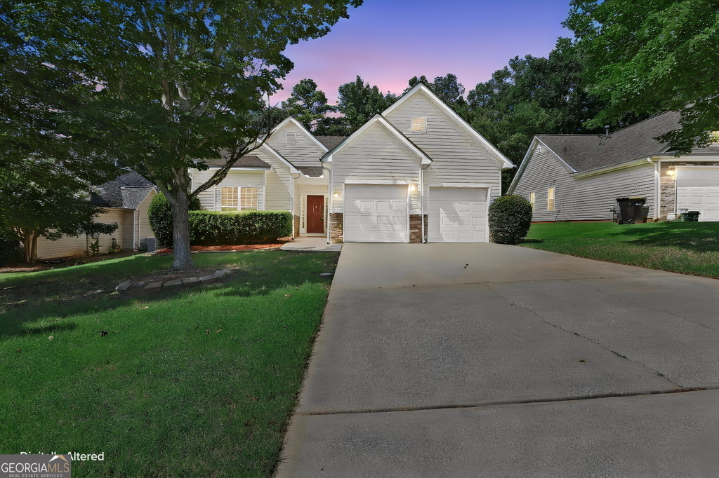 35 Bedford Park Drive - Photo 2