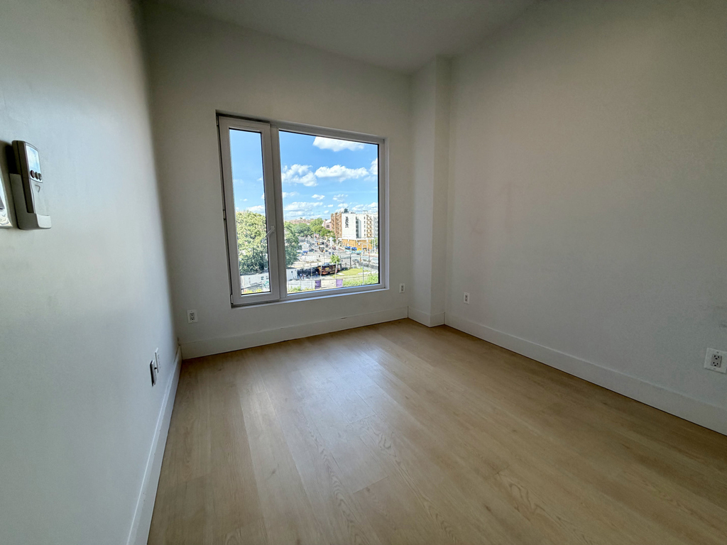 833 Maple Street - Photo 6