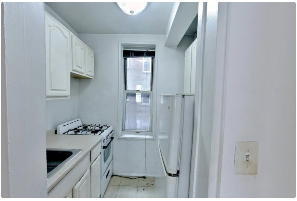 340 East 58th Street - Photo 2