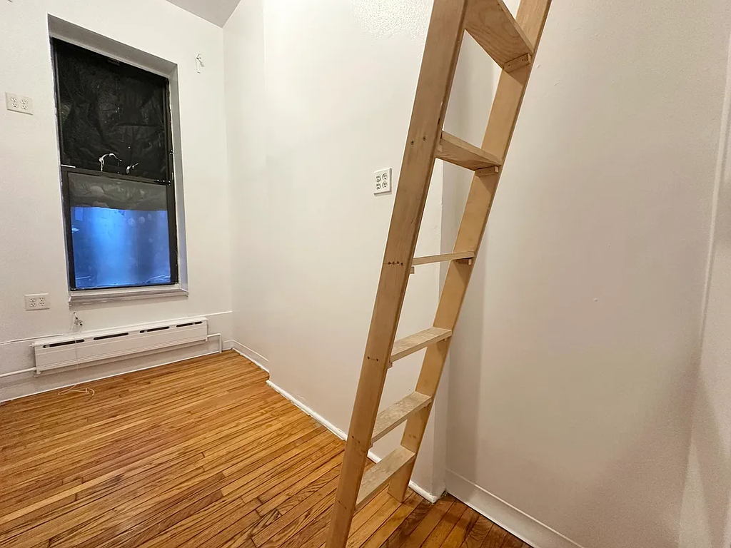 1372 York Avenue - Photo 5