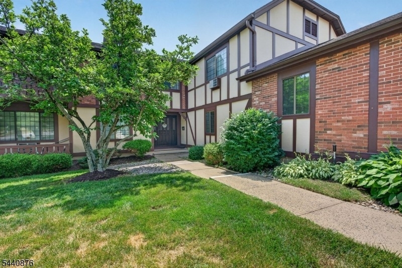 13 Kensington Rd - Photo 1