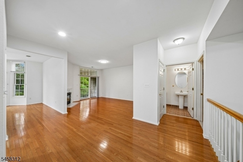 611 Binghampton Ln - Photo 5