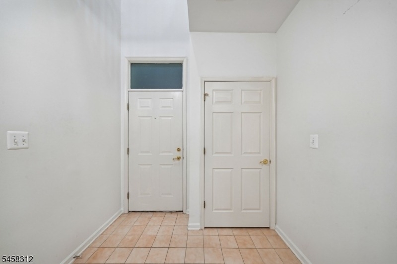 611 Binghampton Ln - Photo 3