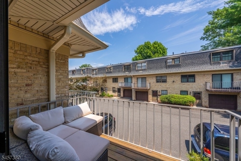 768 Springfield Ave - Photo 4