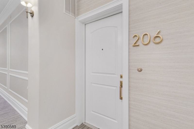 80 Claremont Rd Unit 206 - Photo 3