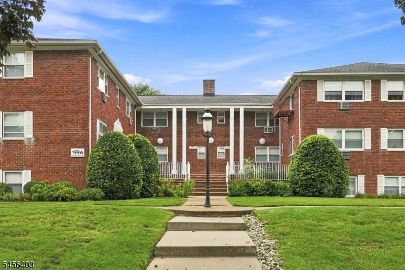 199 N Beverwyck Rd - Photo 0