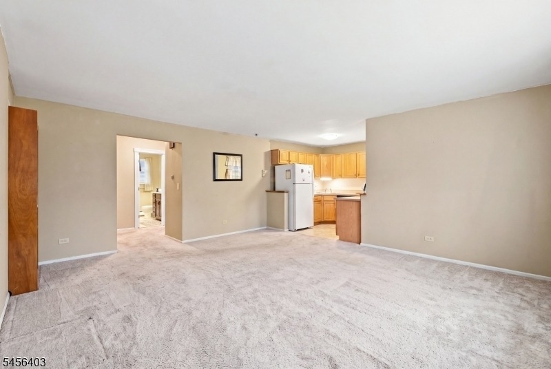 199 N Beverwyck Rd - Photo 2