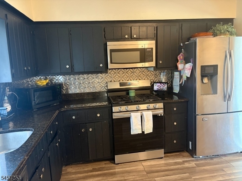 116 Lafayette Pl - Photo 3