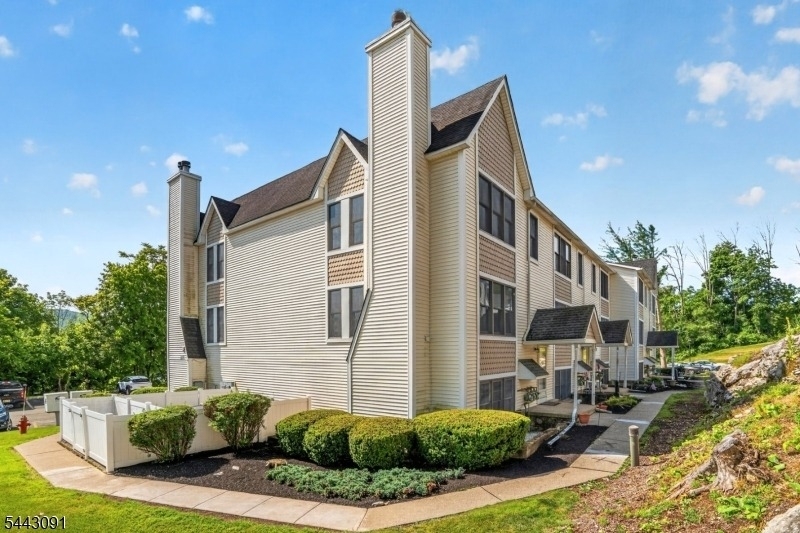 56 Portsmouth Ct - Photo 2