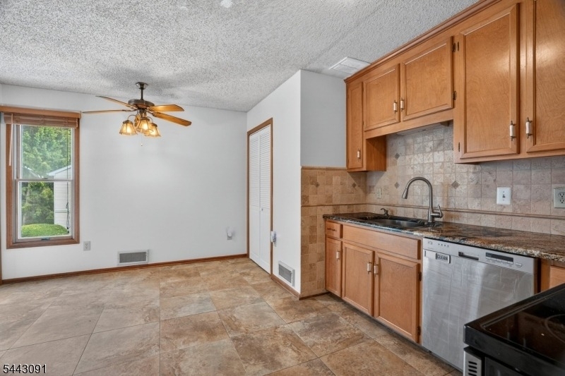56 Portsmouth Ct - Photo 11