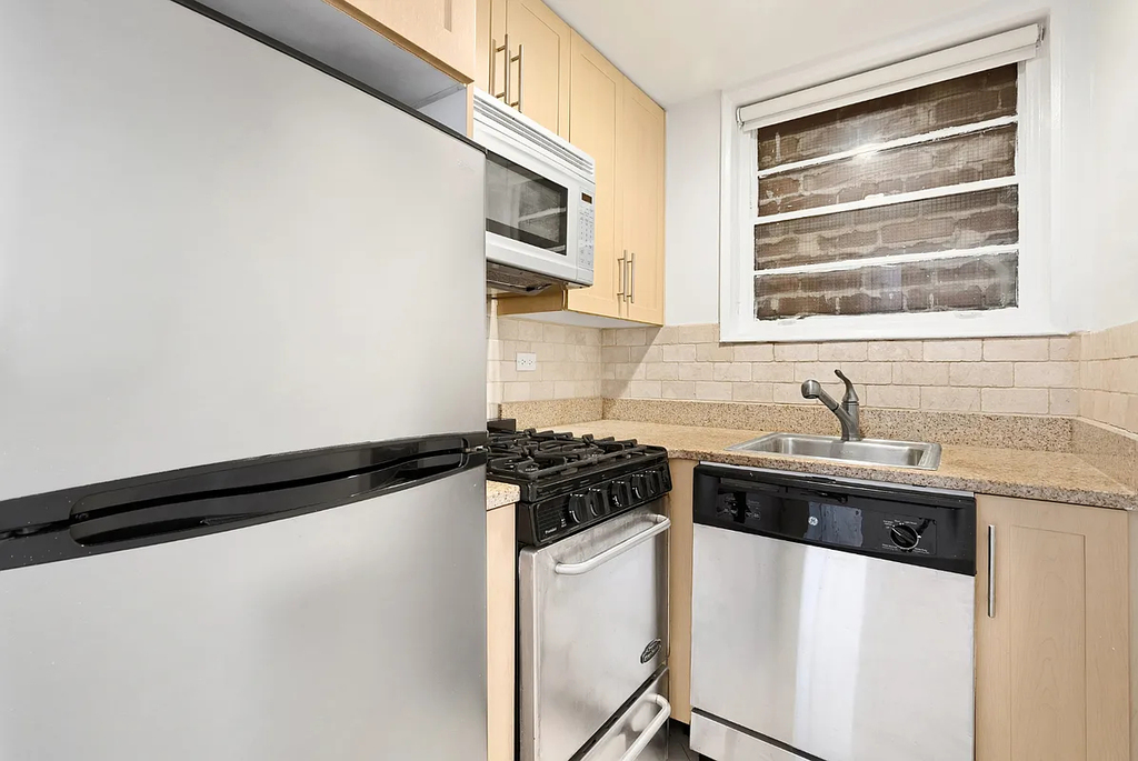East 33rd Street - Photo 2