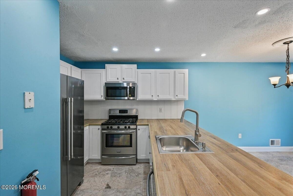 1333 Paris Court - Photo 2