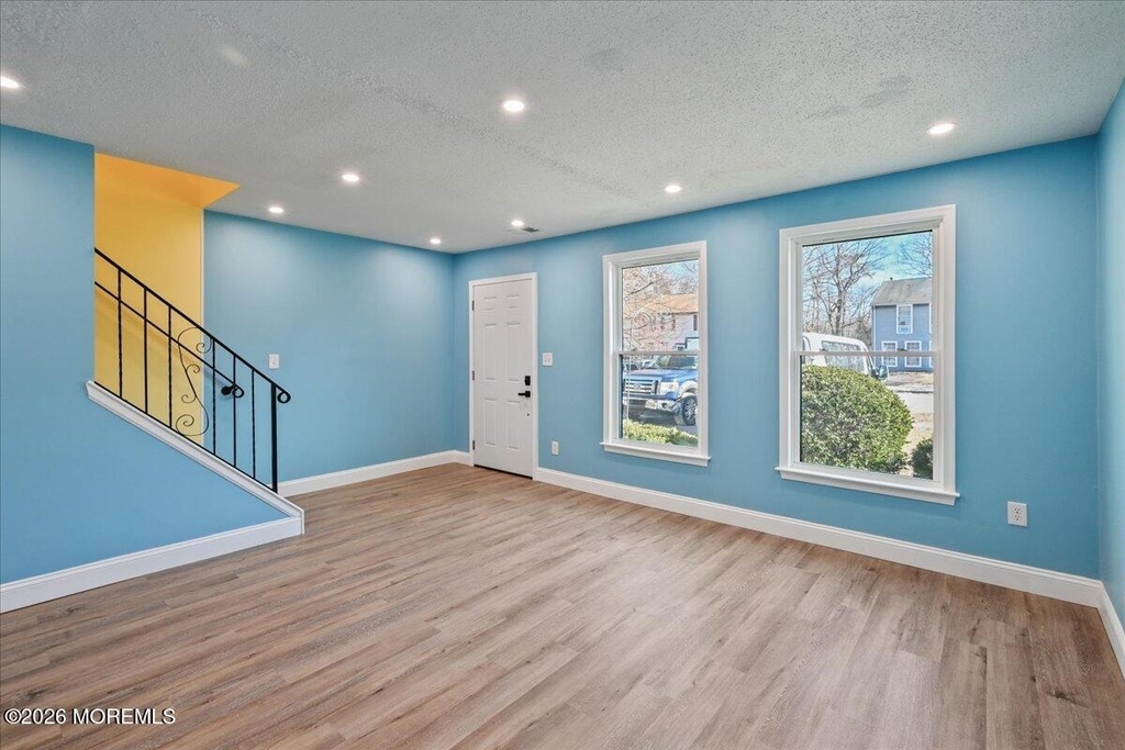 1333 Paris Court - Photo 8