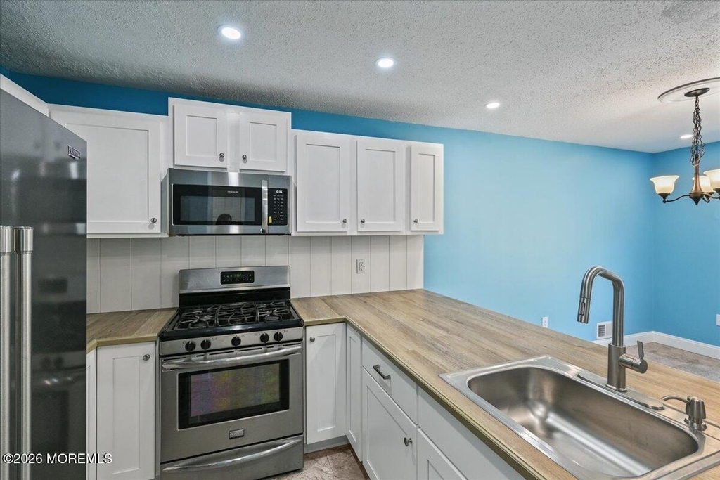 1333 Paris Court - Photo 0