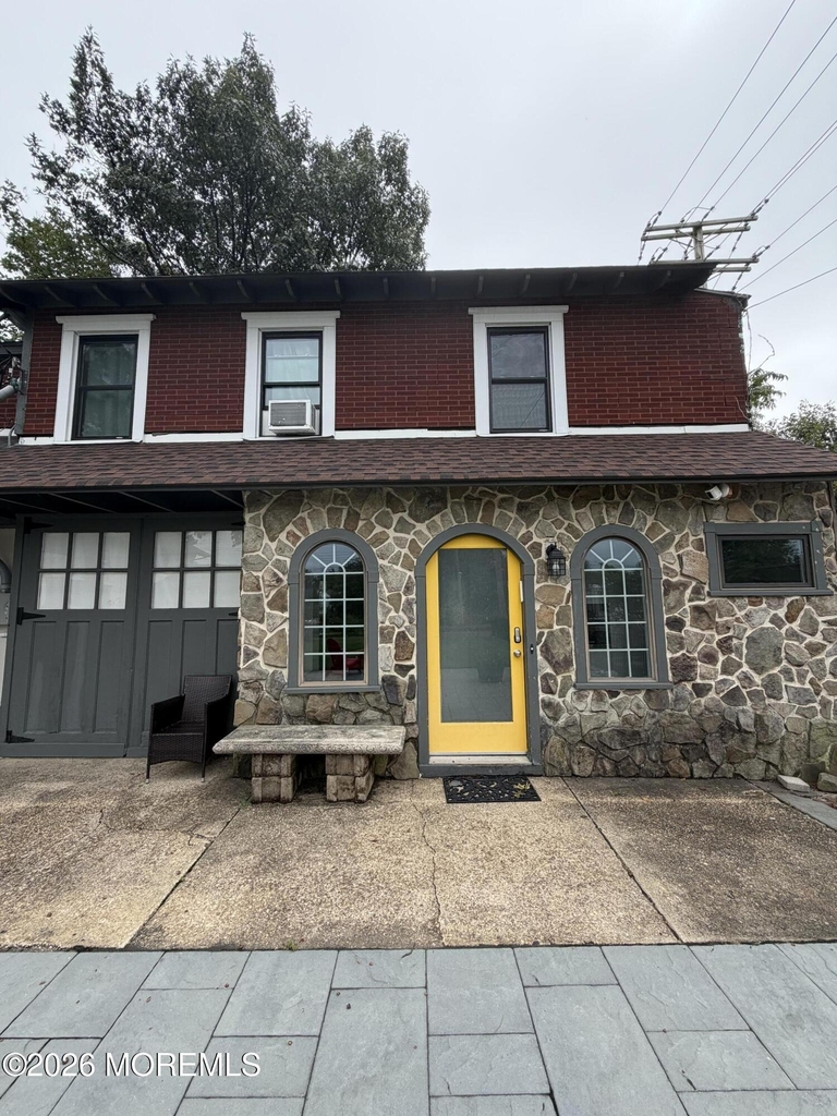 406 S Lake Drive - Photo 0