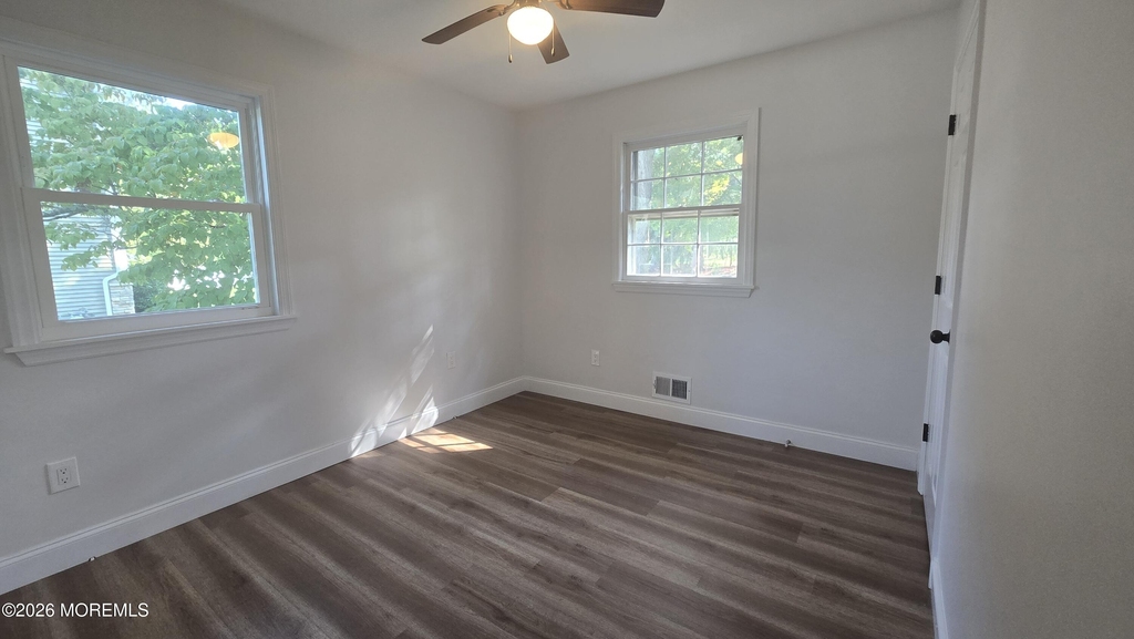8 Oak Leaf Lane - Photo 5