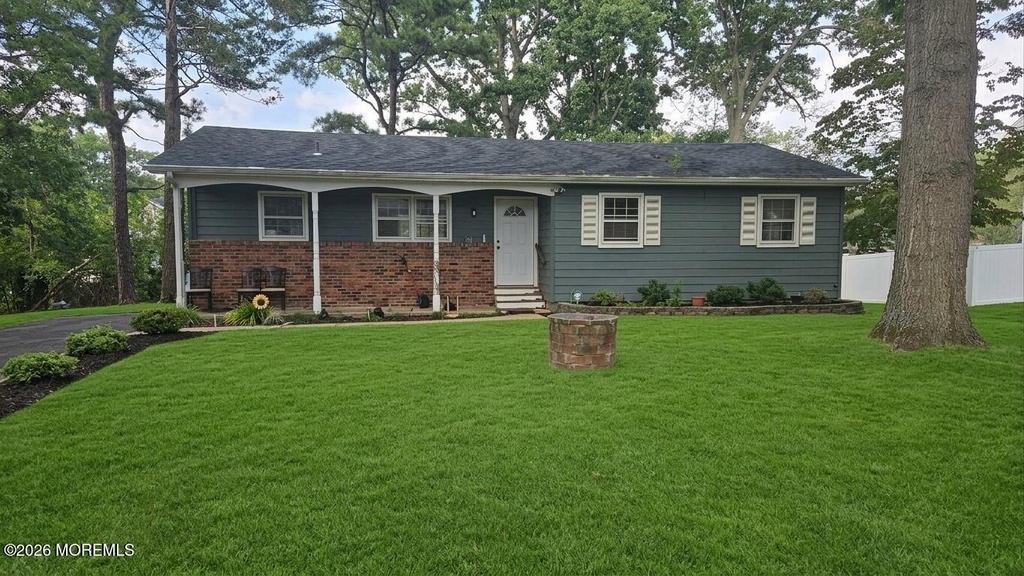 8 Oak Leaf Lane - Photo 0