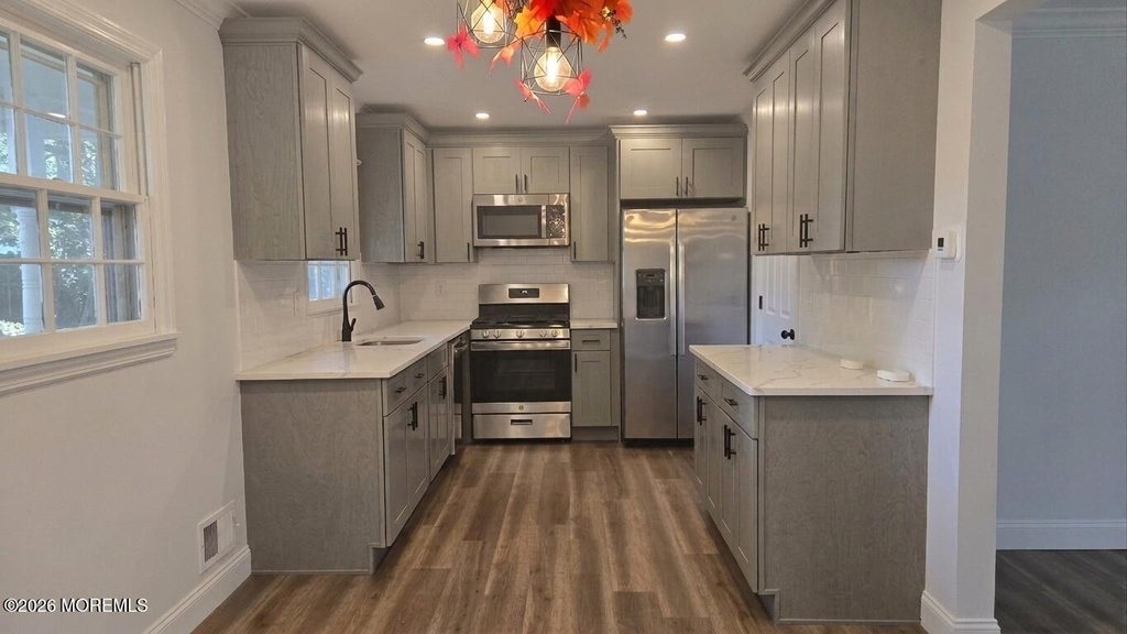 8 Oak Leaf Lane - Photo 2