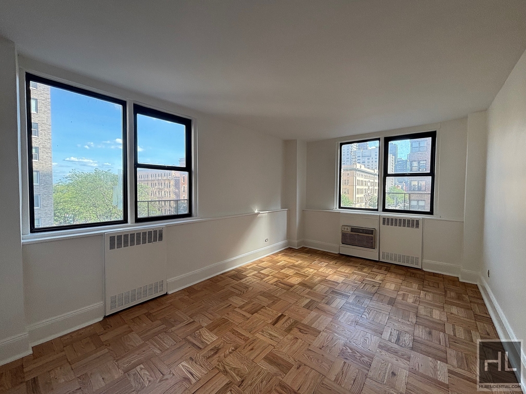 East 79th Street - Photo 3