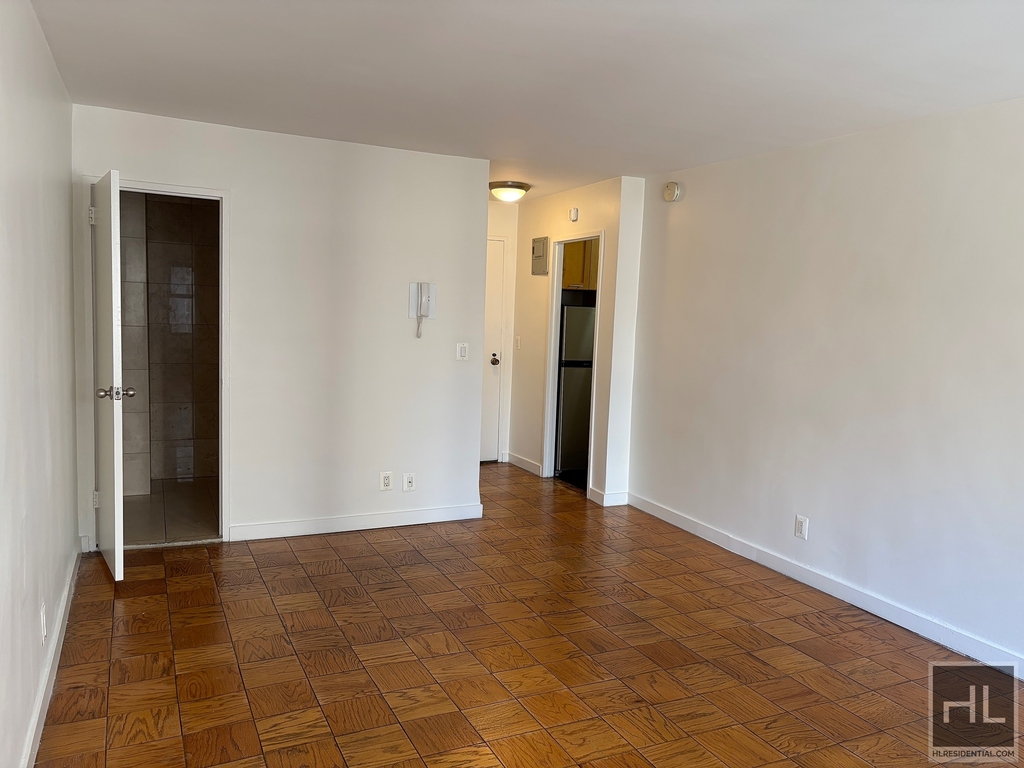 East 36 Street - Photo 2