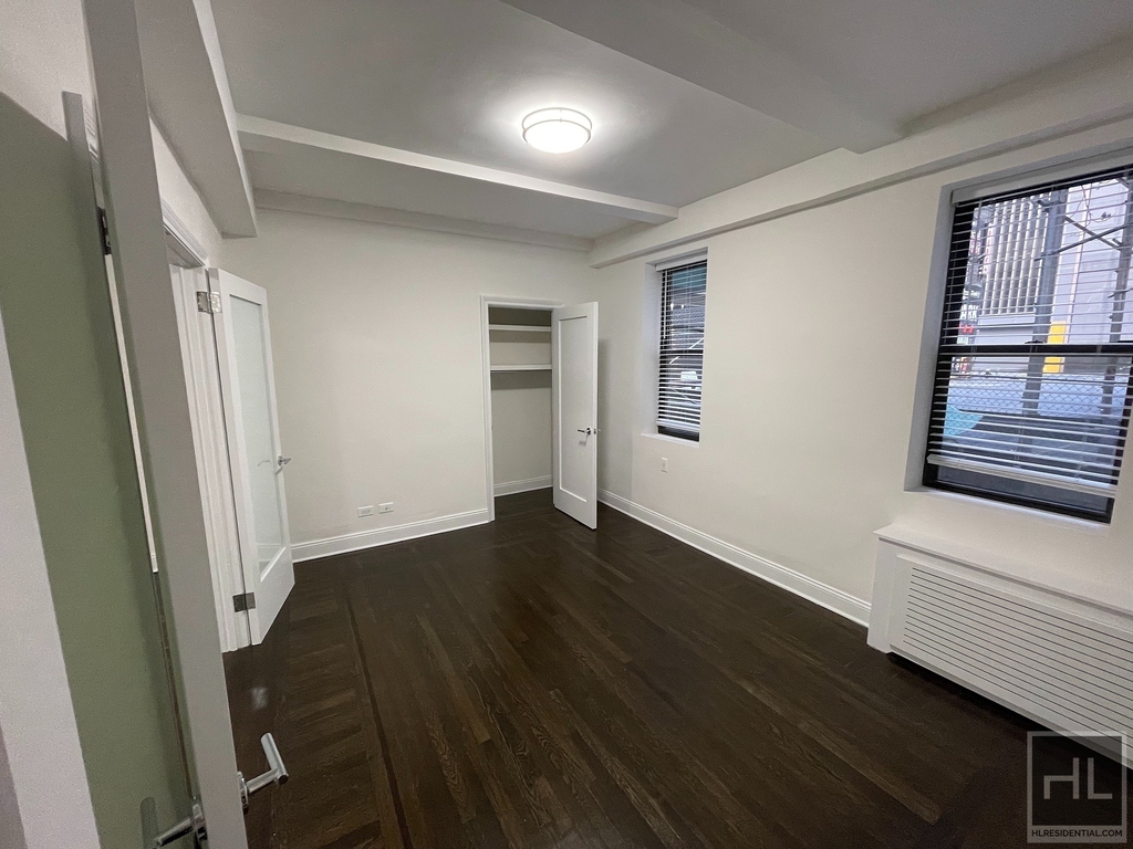 West 55 Street - Photo 2