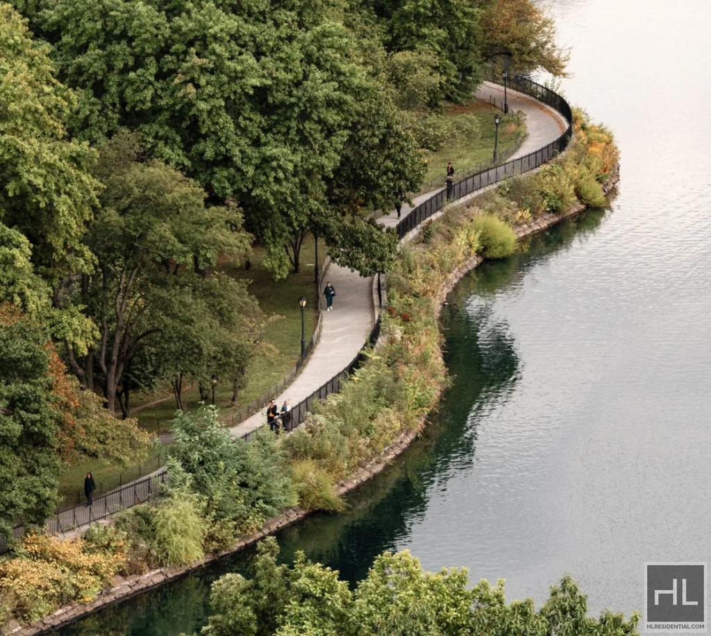 Central Park West - Photo 1
