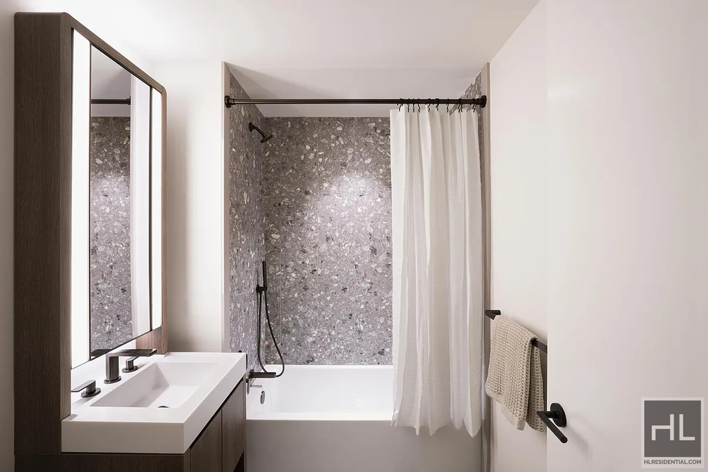 West 60th Street - Photo 5
