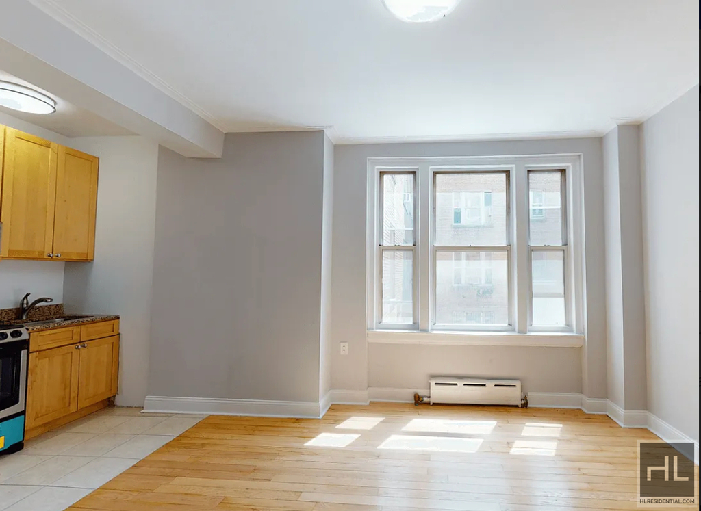 Second Avenue - Photo 6