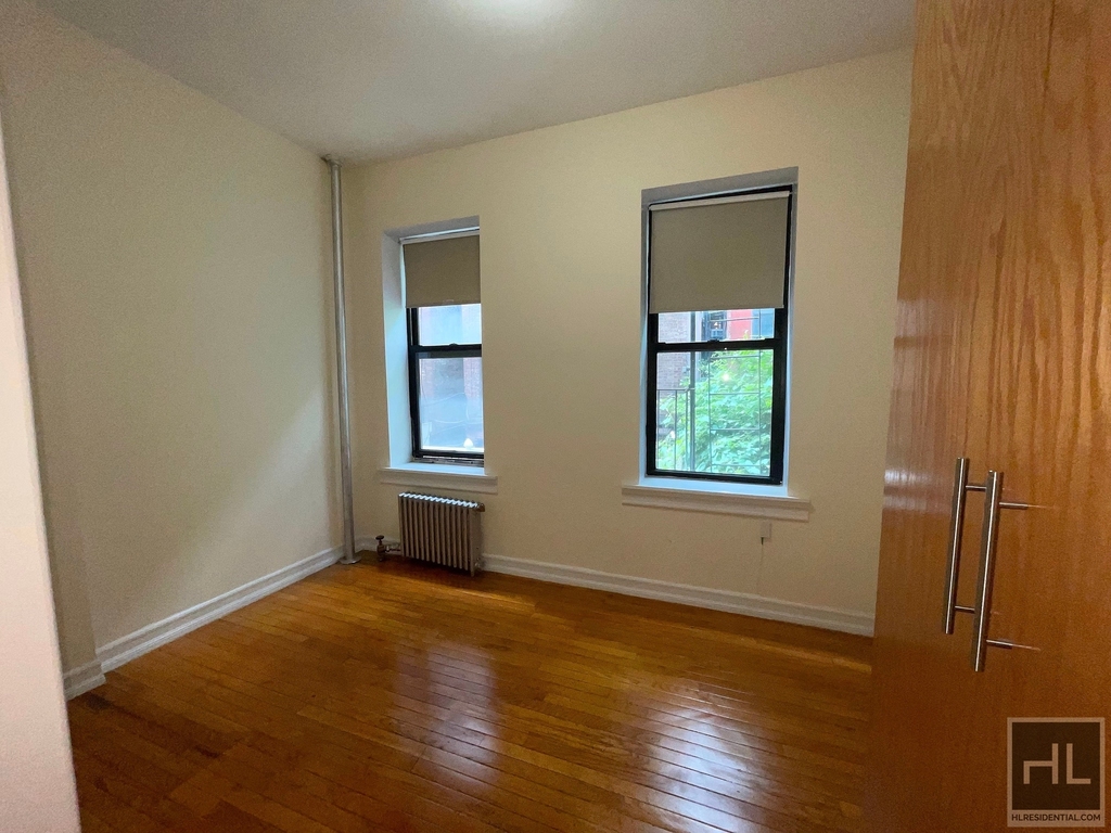East 13th Street - Photo 3