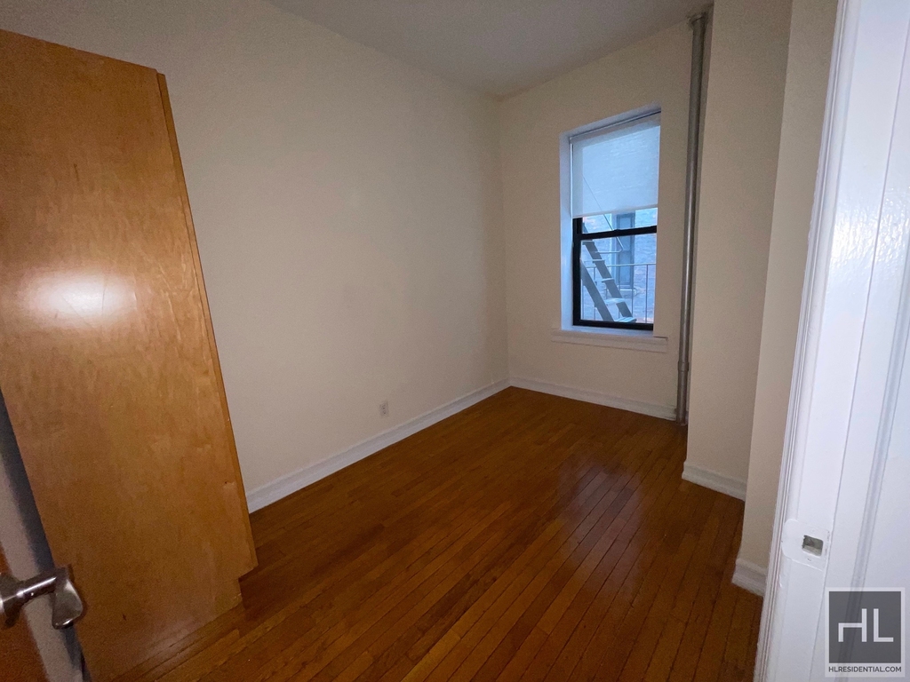 East 13th Street - Photo 2
