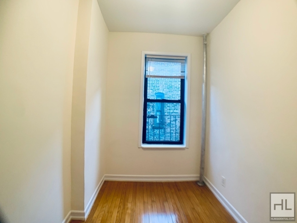 East 13th Street - Photo 6