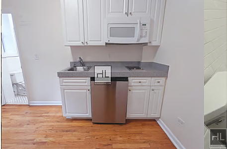 West 45 Street - Photo 1