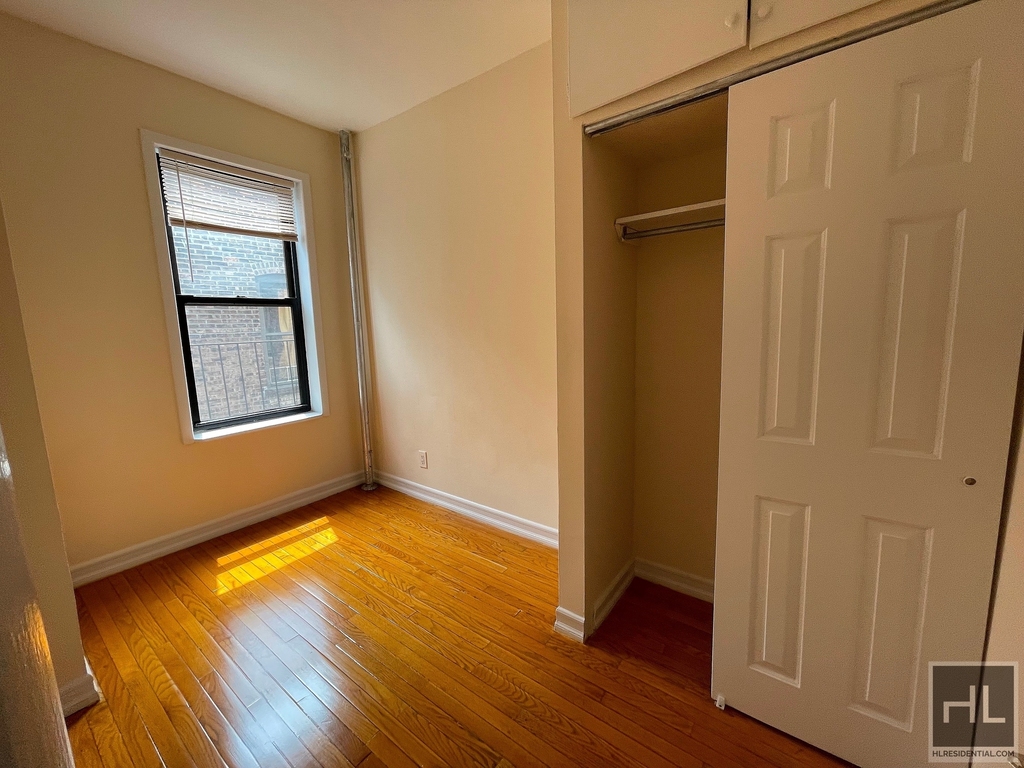 East 13th Street - Photo 5