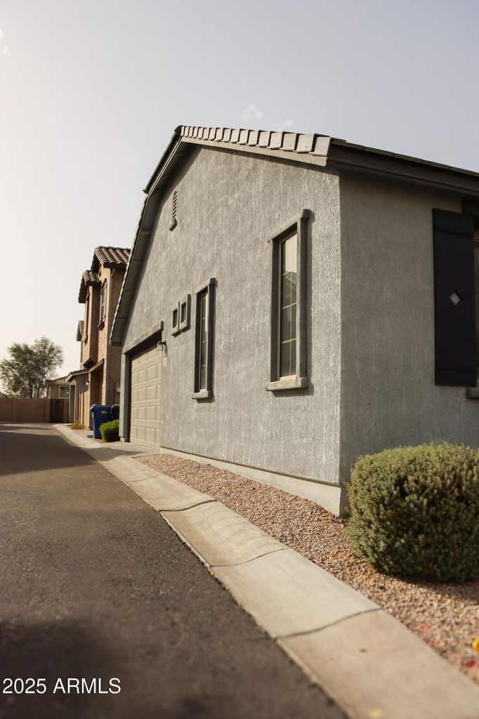 250 N Sandal -- - Photo 23