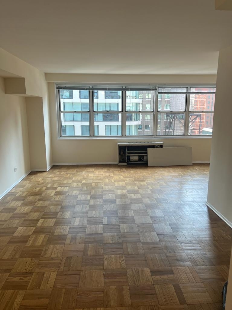 West 52nd Street / 8th Avenue - Photo 2