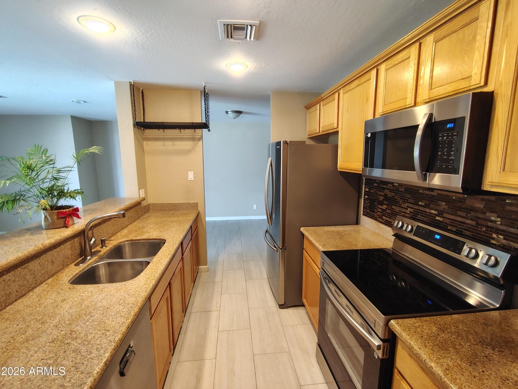 6756 S Oak Street - Photo 7