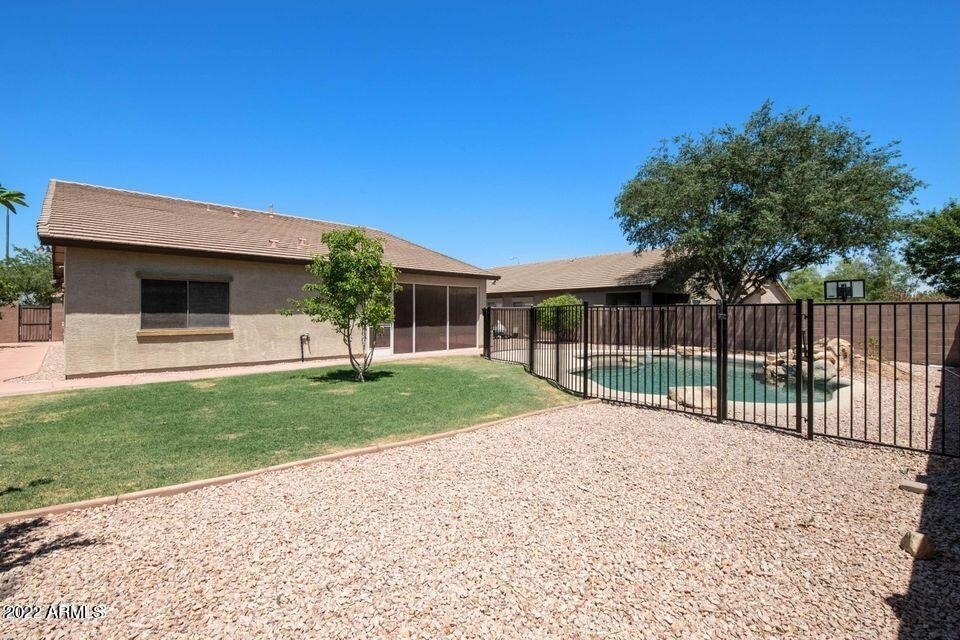 1171 E Indigo Drive - Photo 24