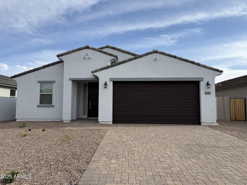 4249 W Hannah Street - Photo 0