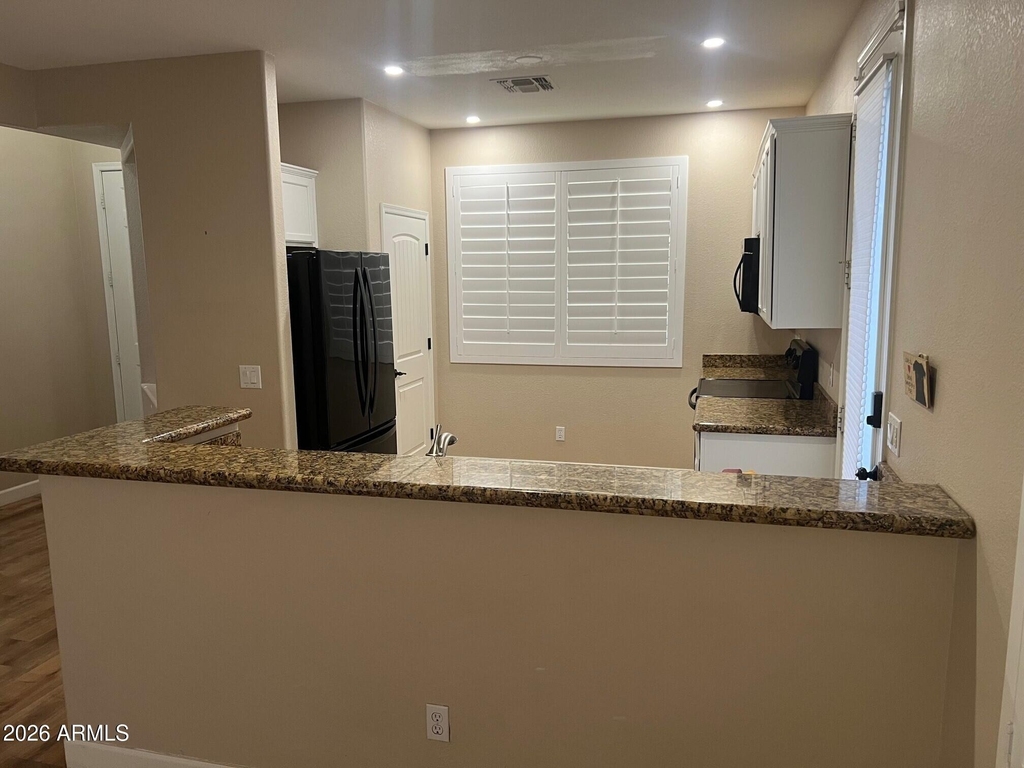 5343 E Holmes Avenue - Photo 5