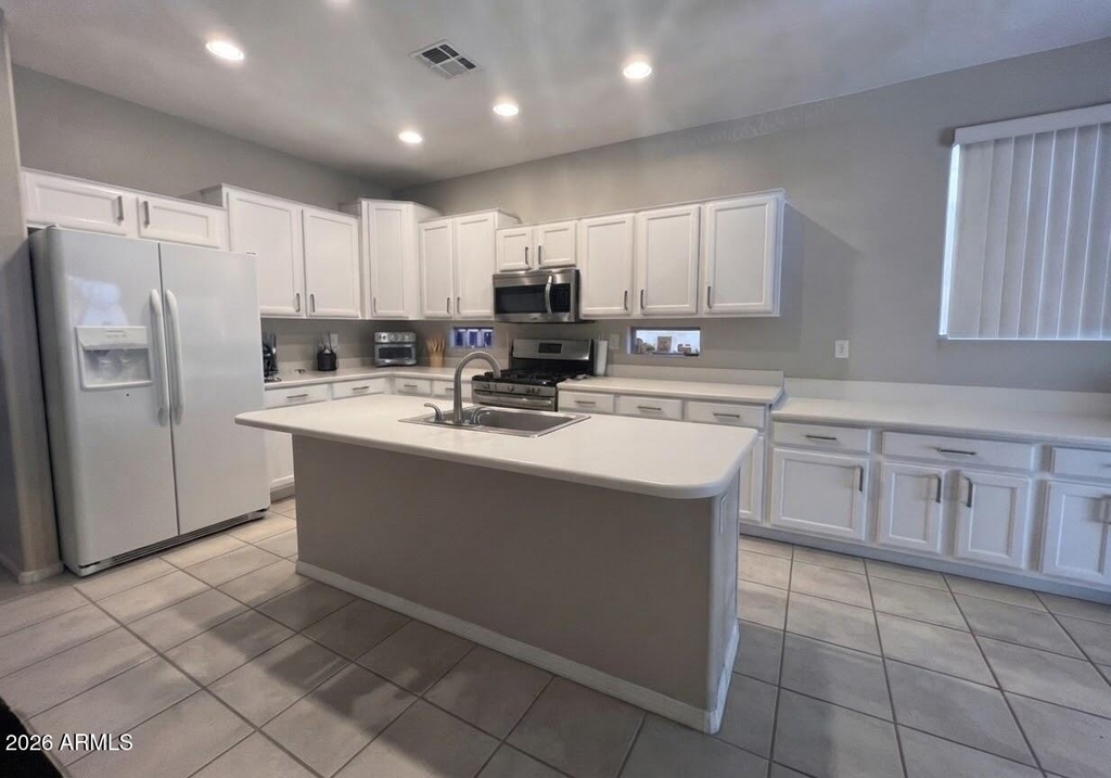 1910 W Park Place - Photo 4