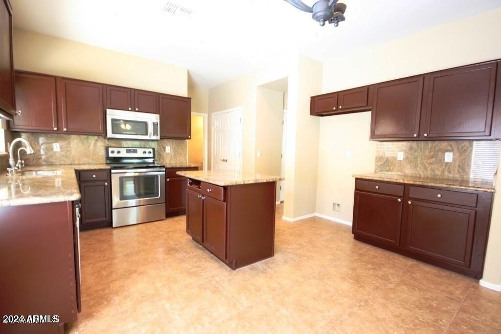 40435 N Acadia Court - Photo 4