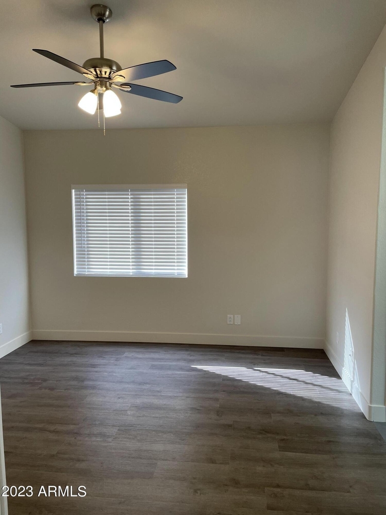 1539 E Beacon Drive - Photo 10