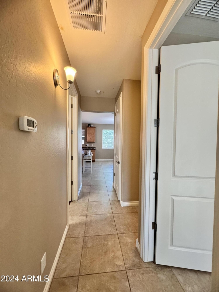 172 E Crescent Place - Photo 30