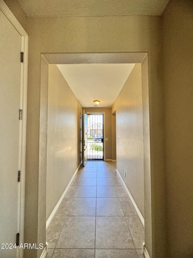 172 E Crescent Place - Photo 29