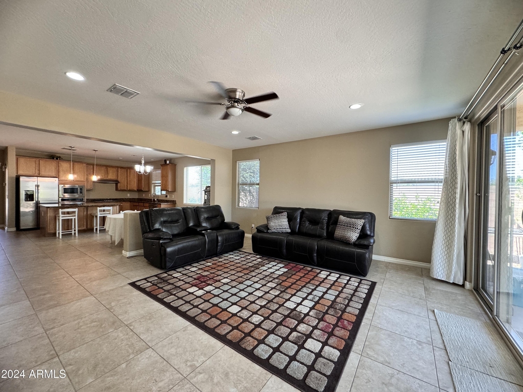 172 E Crescent Place - Photo 23