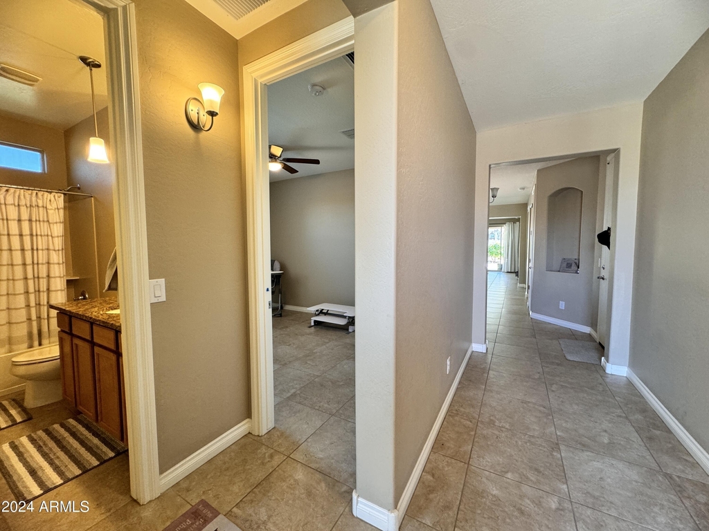 172 E Crescent Place - Photo 1