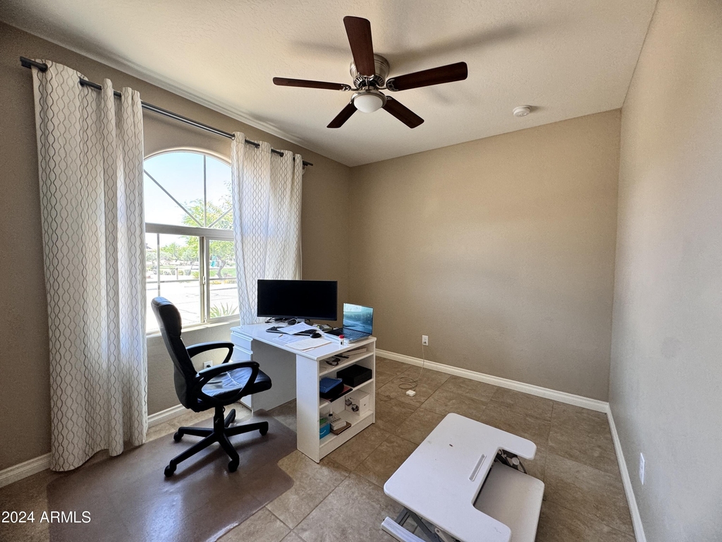 172 E Crescent Place - Photo 10
