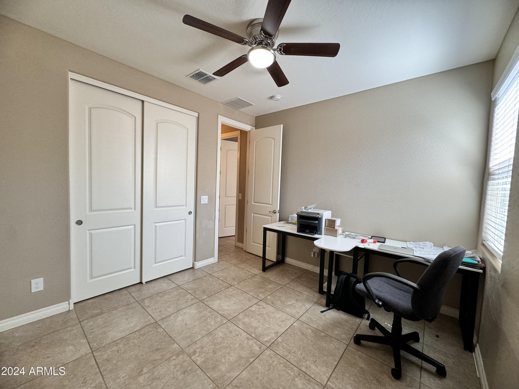 172 E Crescent Place - Photo 32
