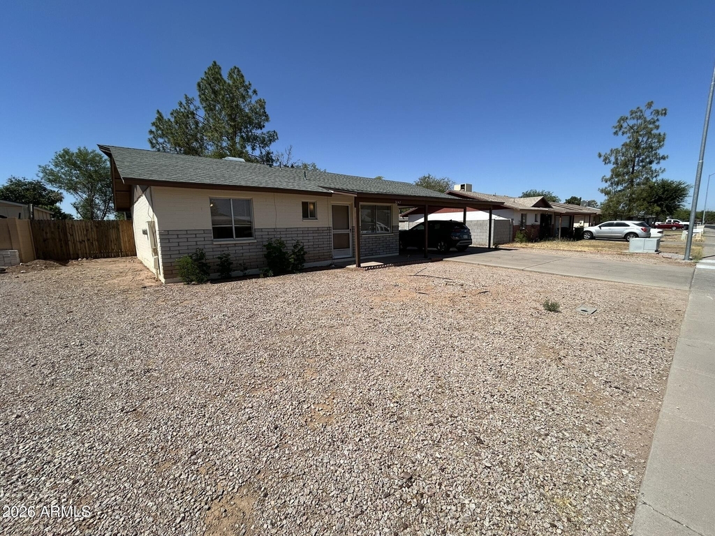 3147 E Edgewood Avenue - Photo 1