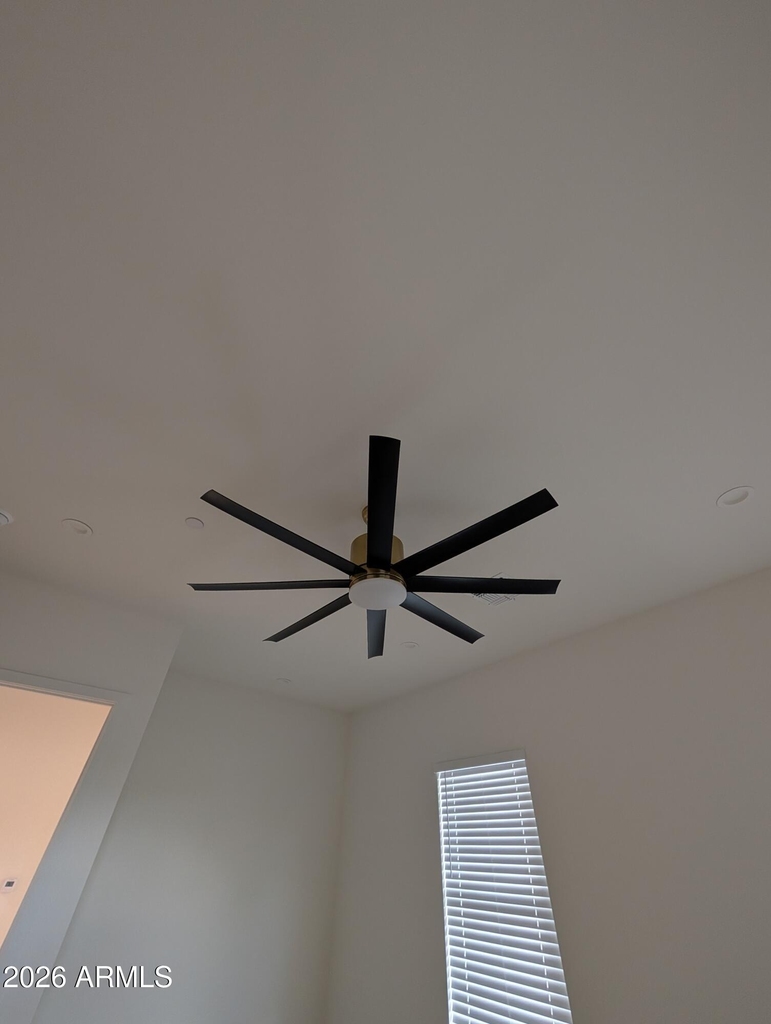 826 W 12th Street - Photo 34